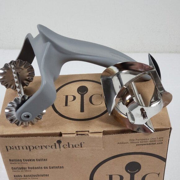 Pampered Chef Rolling Cookie Cutter Easy Grip Clean Kitchen Baking Tool - Picture 5 of 9
